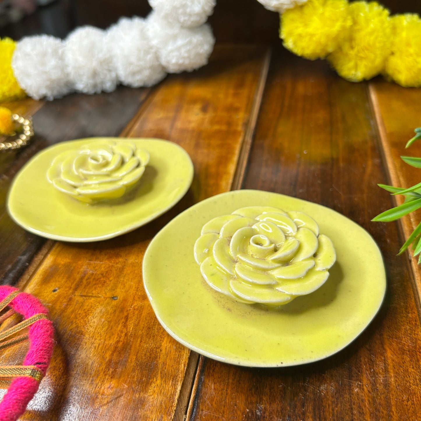 Yellow agarbatti holder ( pack of 1 )