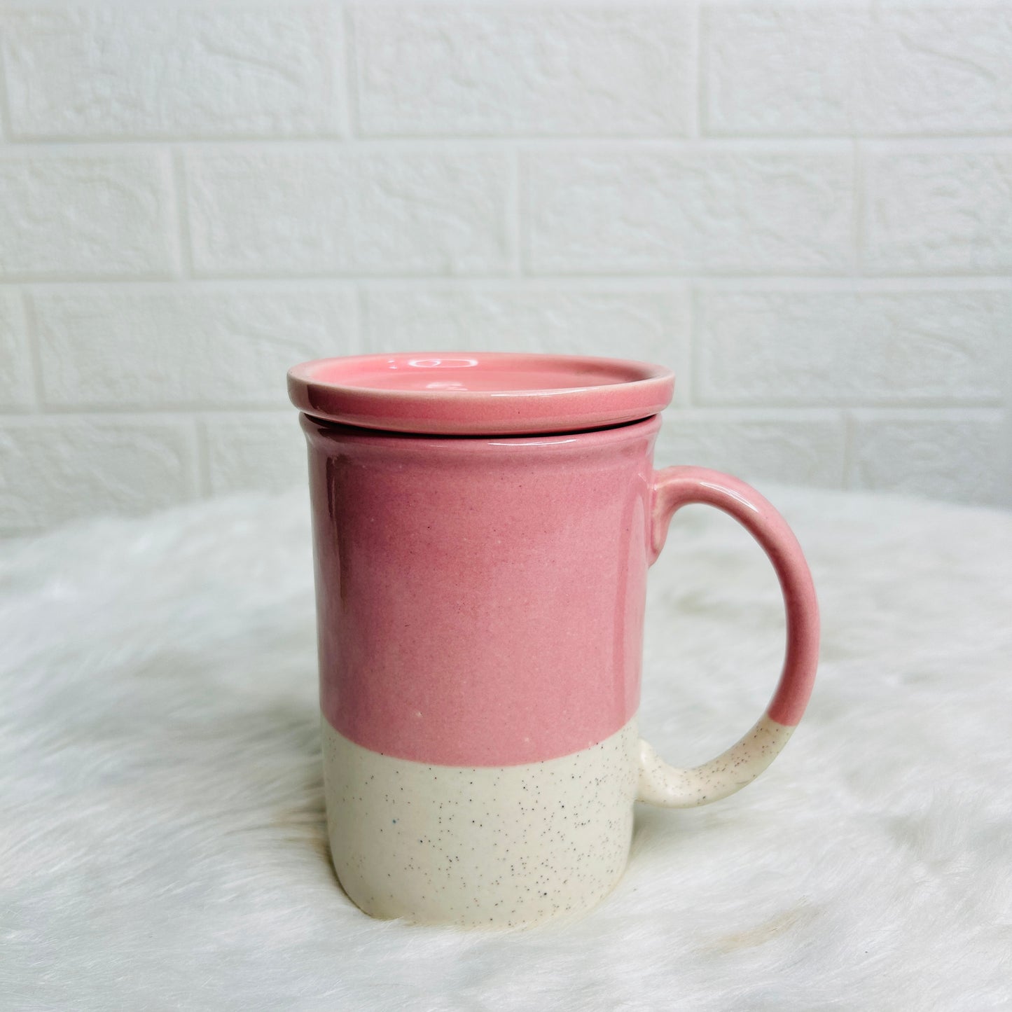 WHITE & PINK MUG WITH LID (Set of 1)