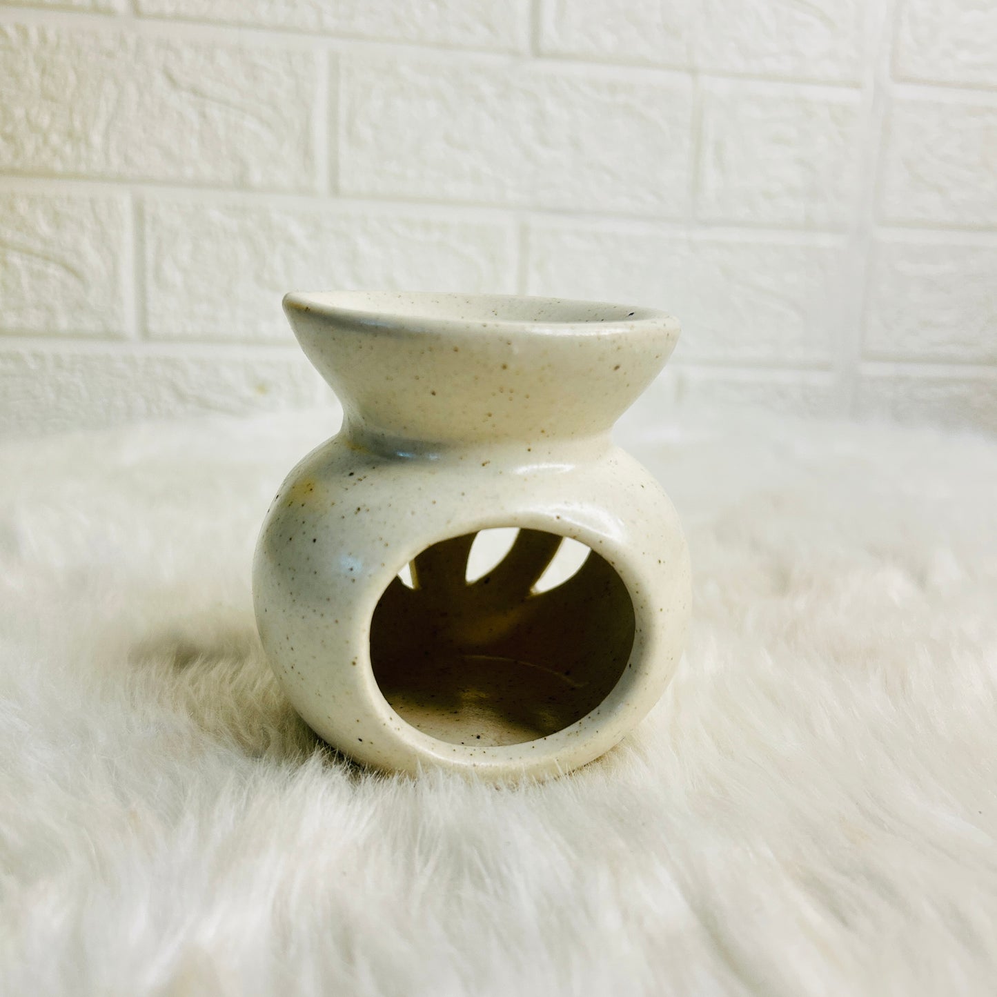 White Round Diffuser (Pack of 1)