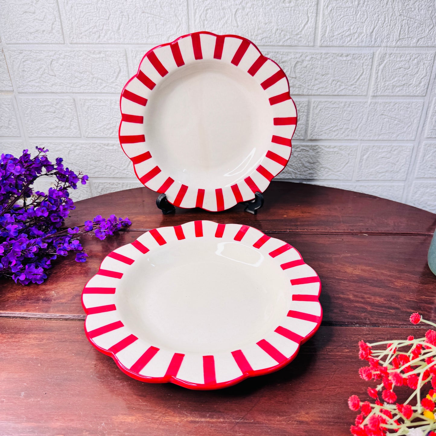 Candy Stripe Scallop Ceramic Plate