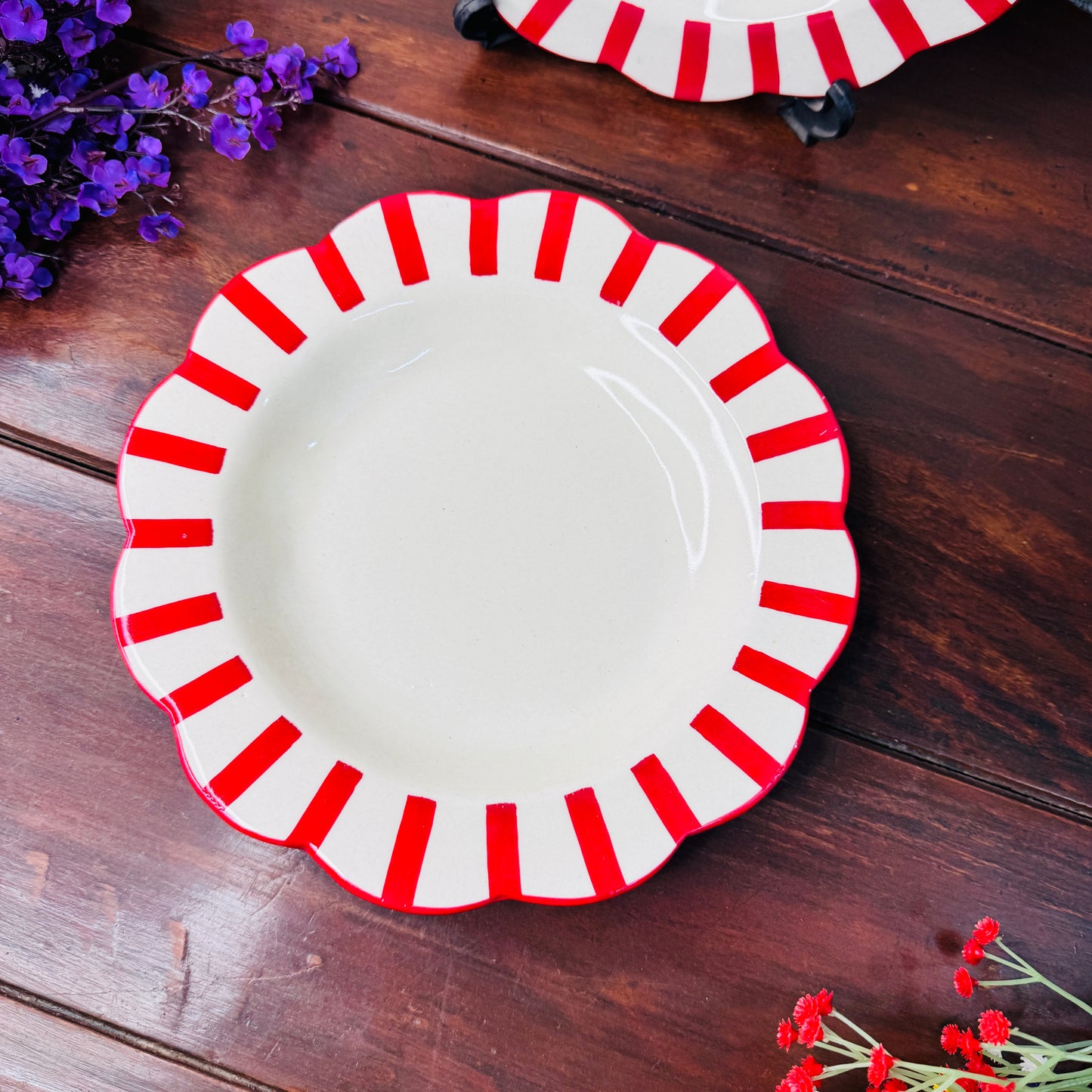 Candy Stripe Scallop Ceramic Plate