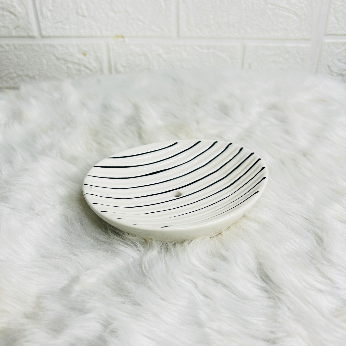 White Lined Bathroom Set
