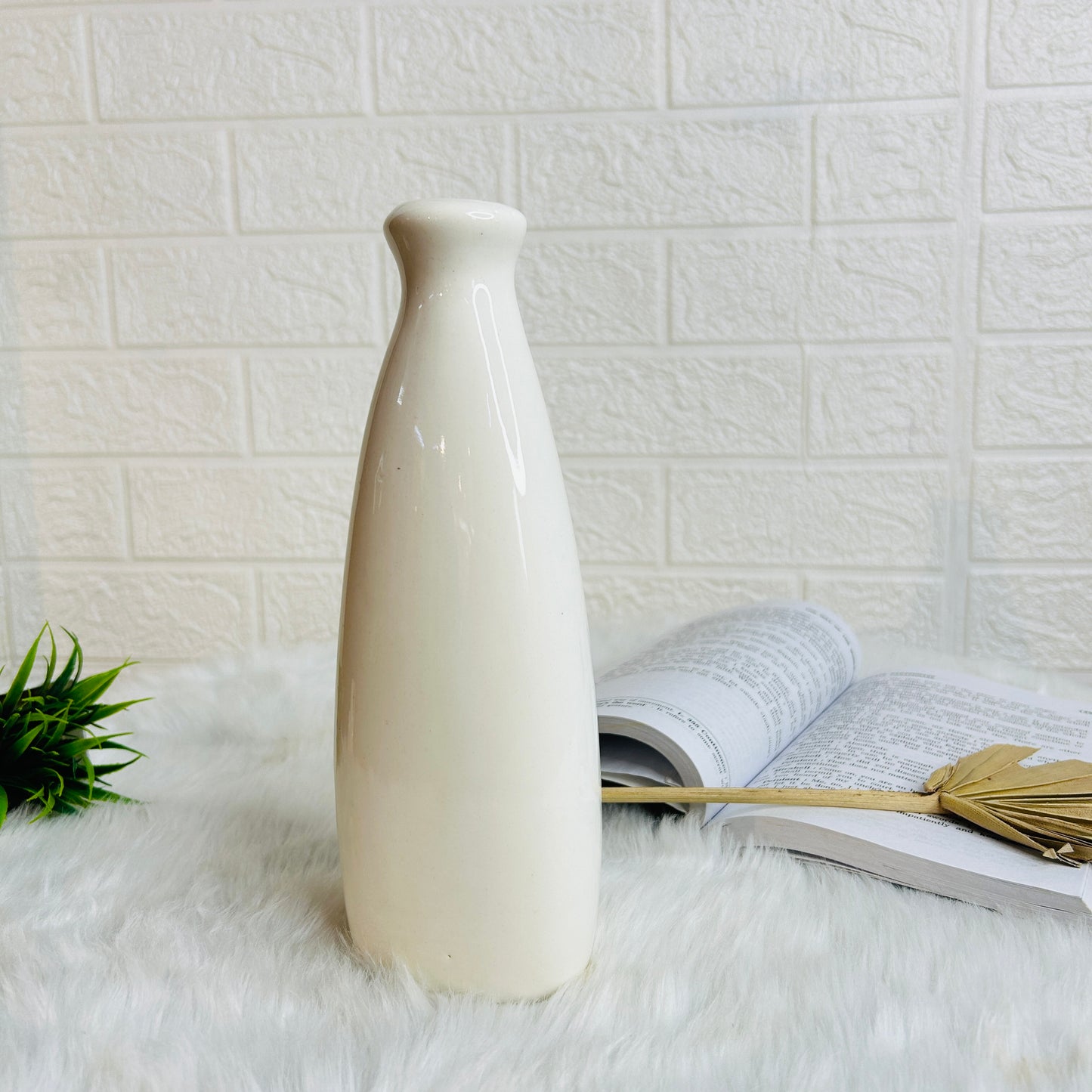 White Bottle Vase (Pack of 1)