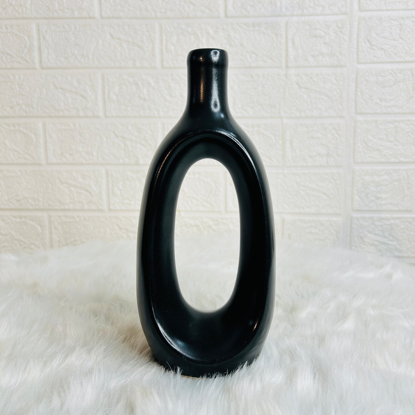 BLACK OVAL VASE SET OF 1
