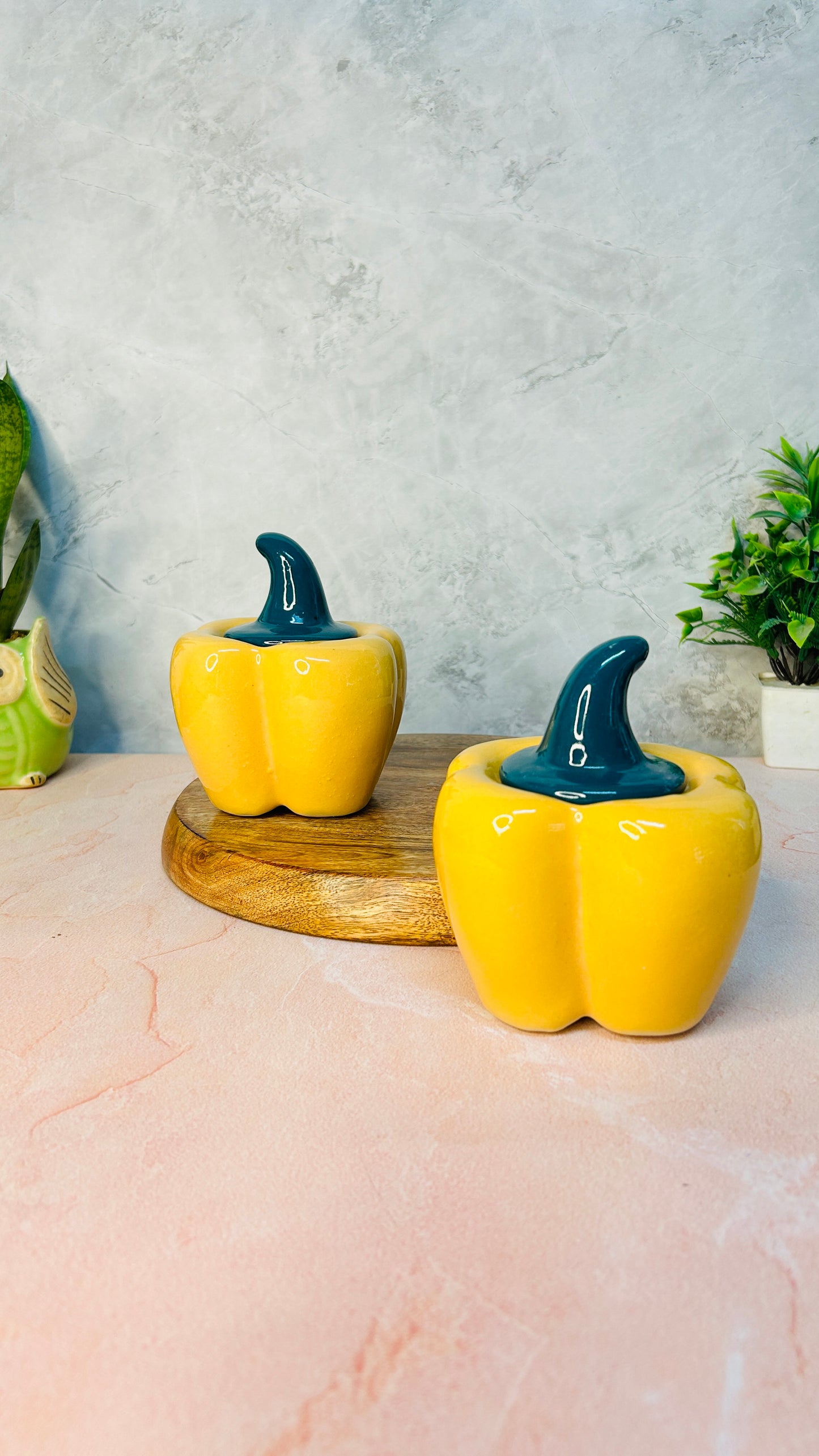 Yellow Capsicum Jar (Pack of 1)