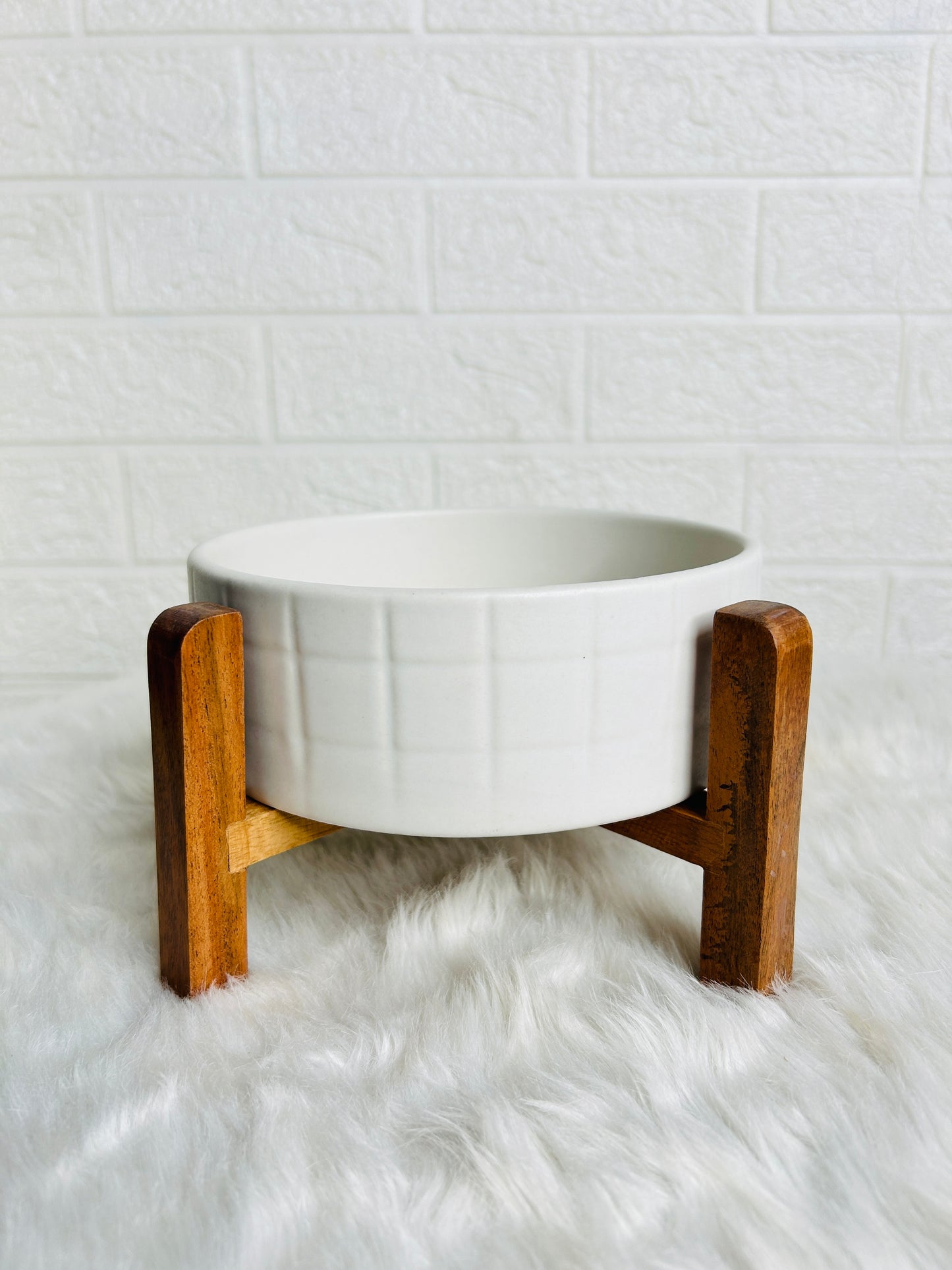 White & Black Serving Bowl with Wooden Stand Set (Pack of 2)