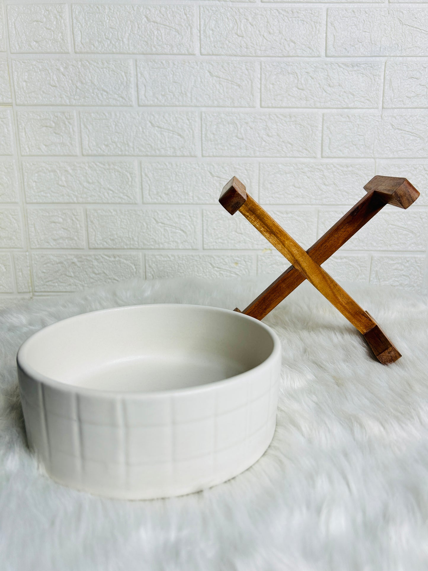 White Serving Bowl with Stand (Pack of 1)