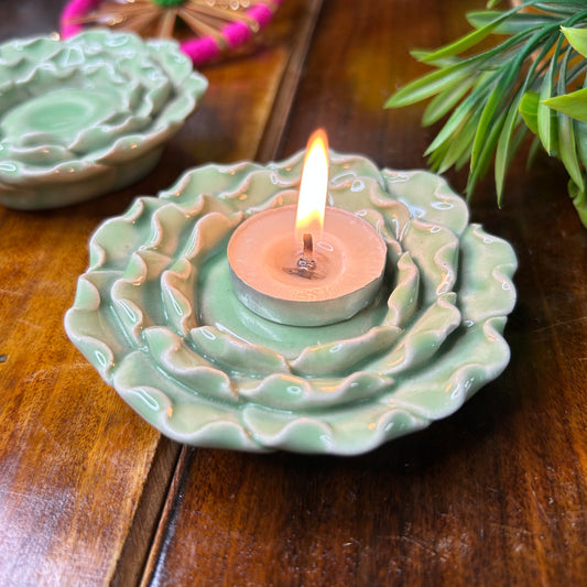 Green flowers T-lights holder ( pack of 1 )