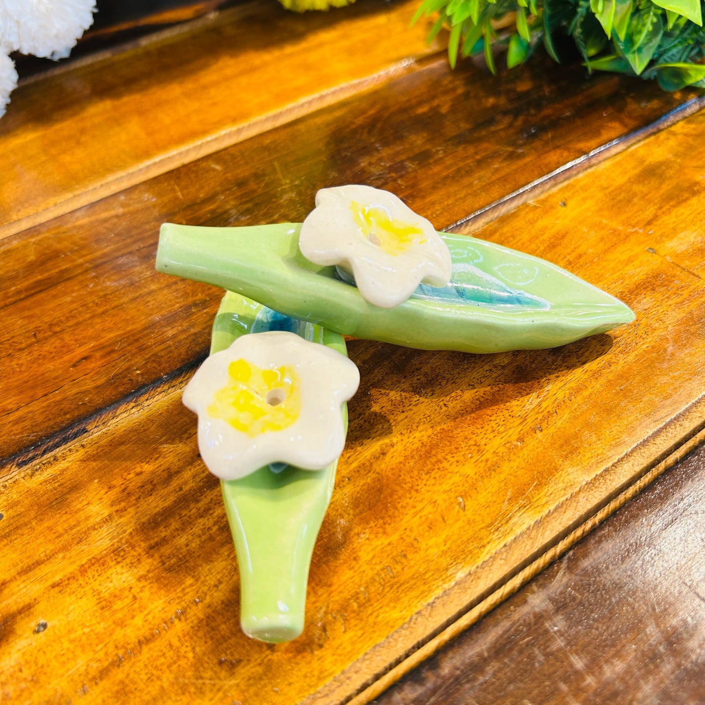 Green Leaf Incense Stick Holder ( pack of 1 )