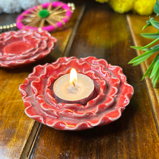 Red flowers T-lights holder ( pack of 1 )