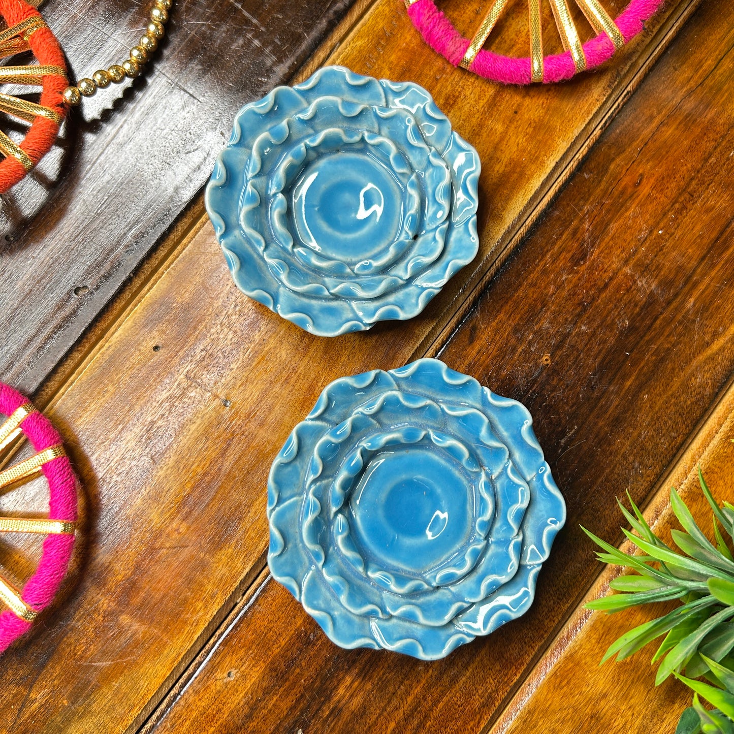 Blue flowers T-lights holder ( pack of 1 )