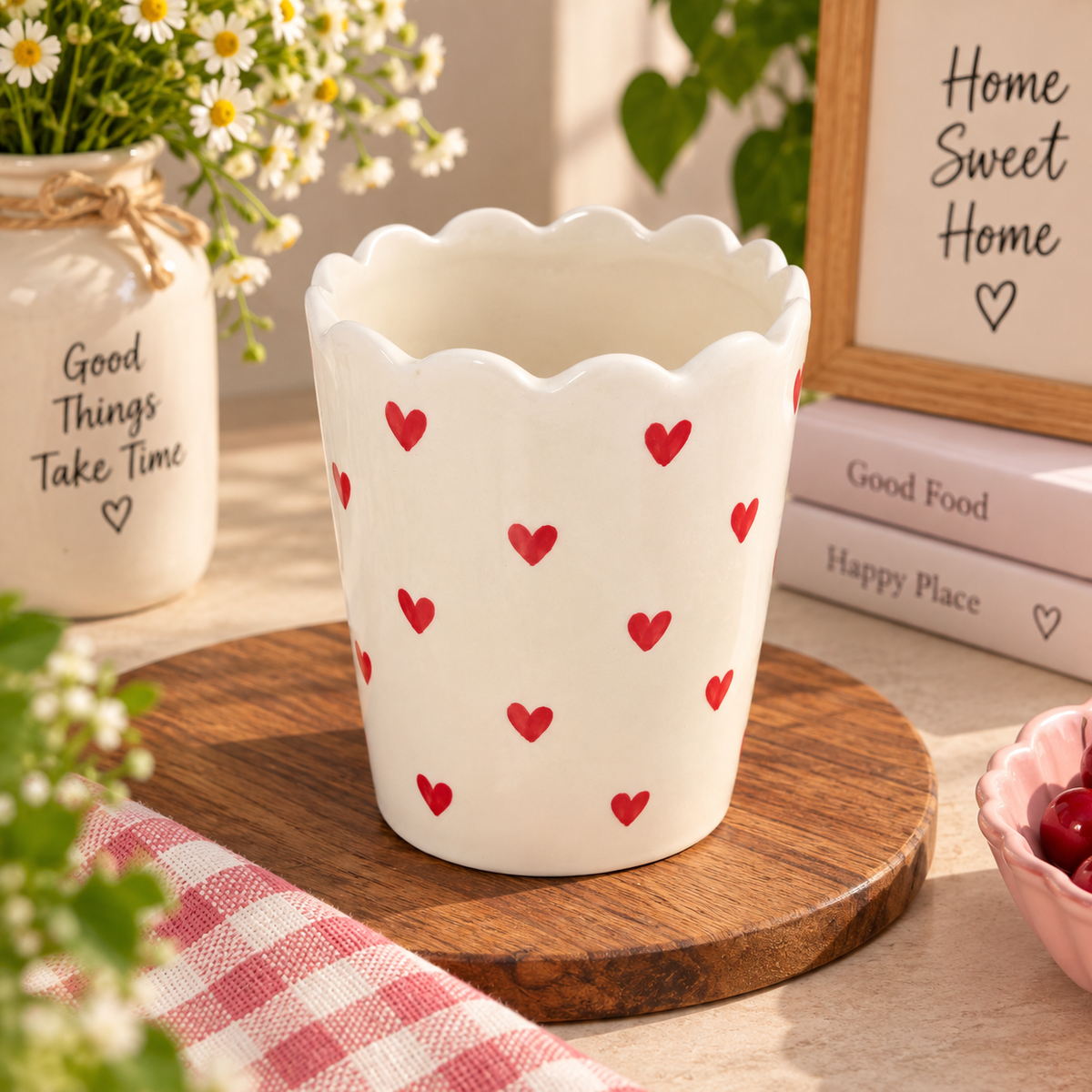 Red Heart Scalloped Ceramic Multipurpose Holder