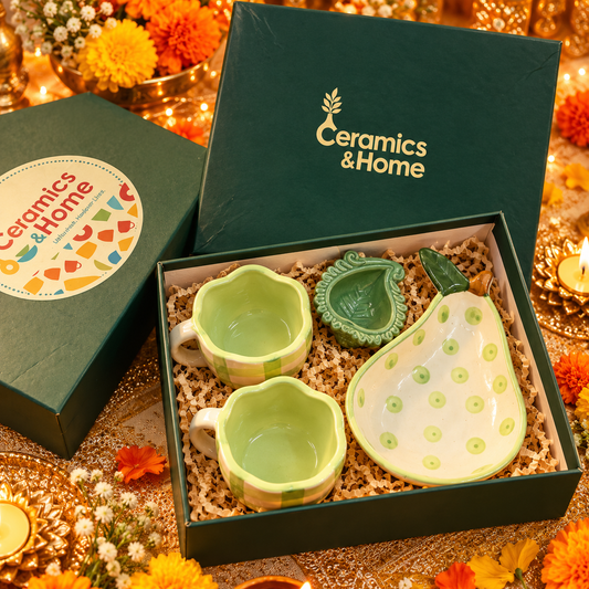 Pear & Leaf Ceramic Festive Gift Set – 2 Mugs with Serving Dish