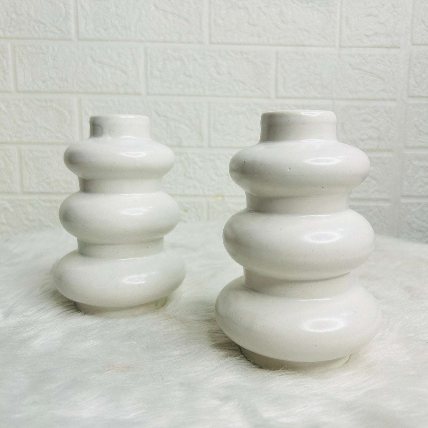 WHITE  SPIRAL VASE SET OF 1