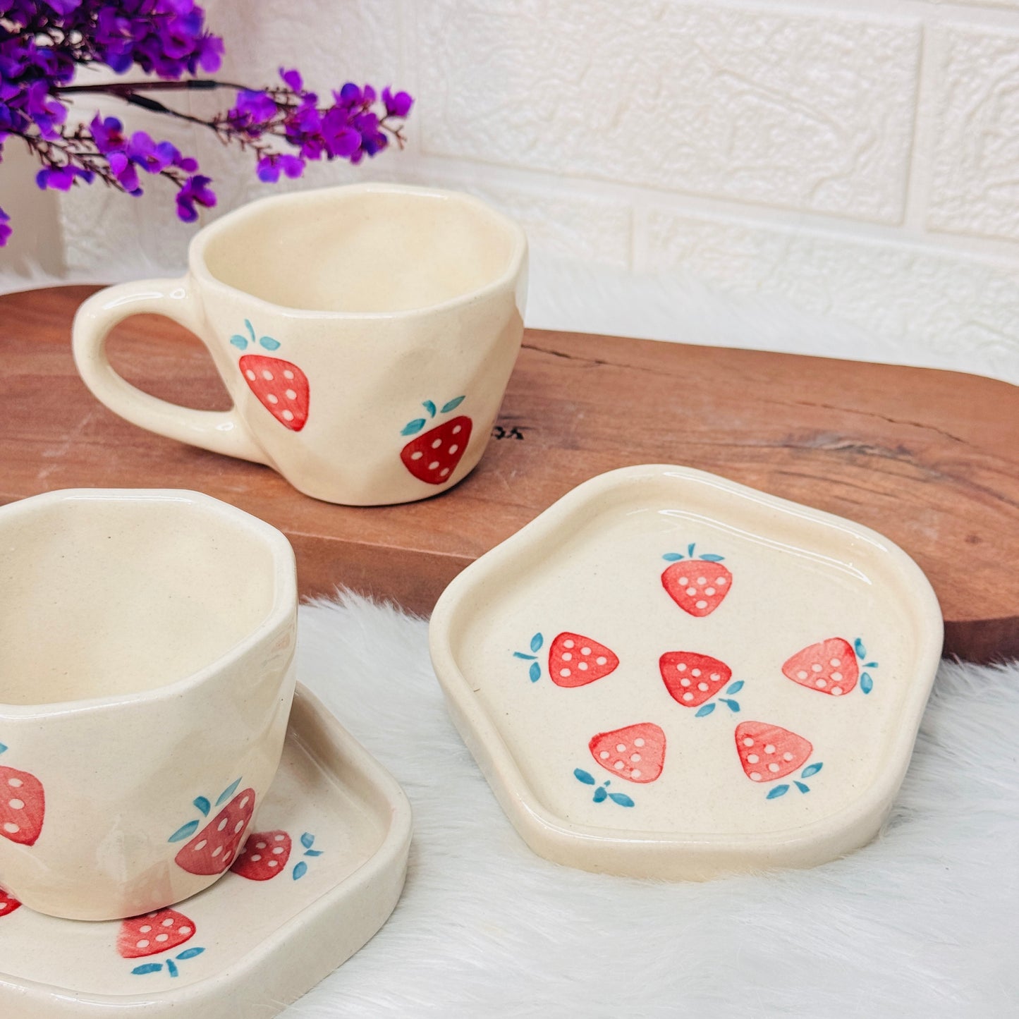 Strawberry Cup & Saucer (Pack of 1)