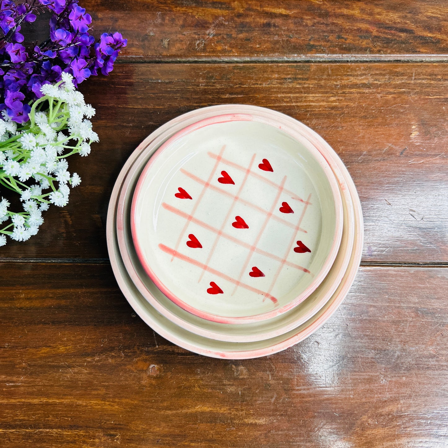 Red Heart Checks Serving Set (Pack of 3)