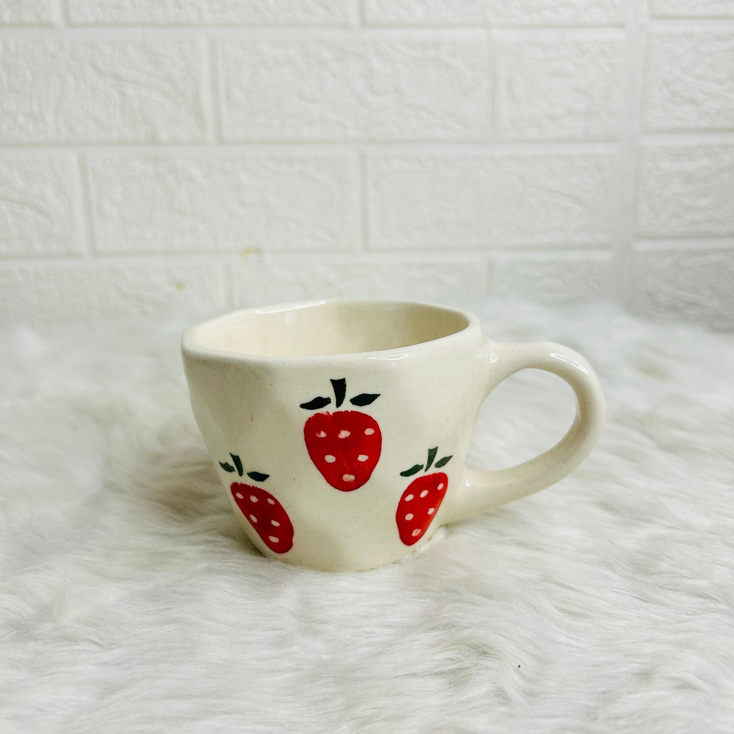 Strawberry Cup & Saucer (Pack of 1)