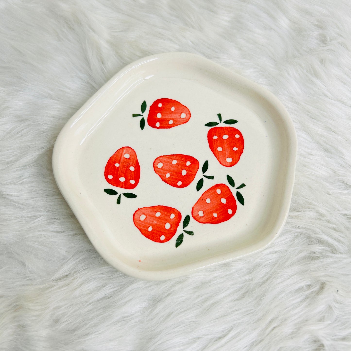 Strawberry Cup & Saucer (Pack of 1)